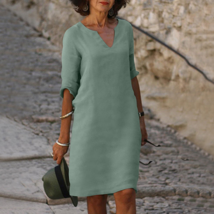 Grace™ - Dress with V-Neck and Three-Quarter Sleeves